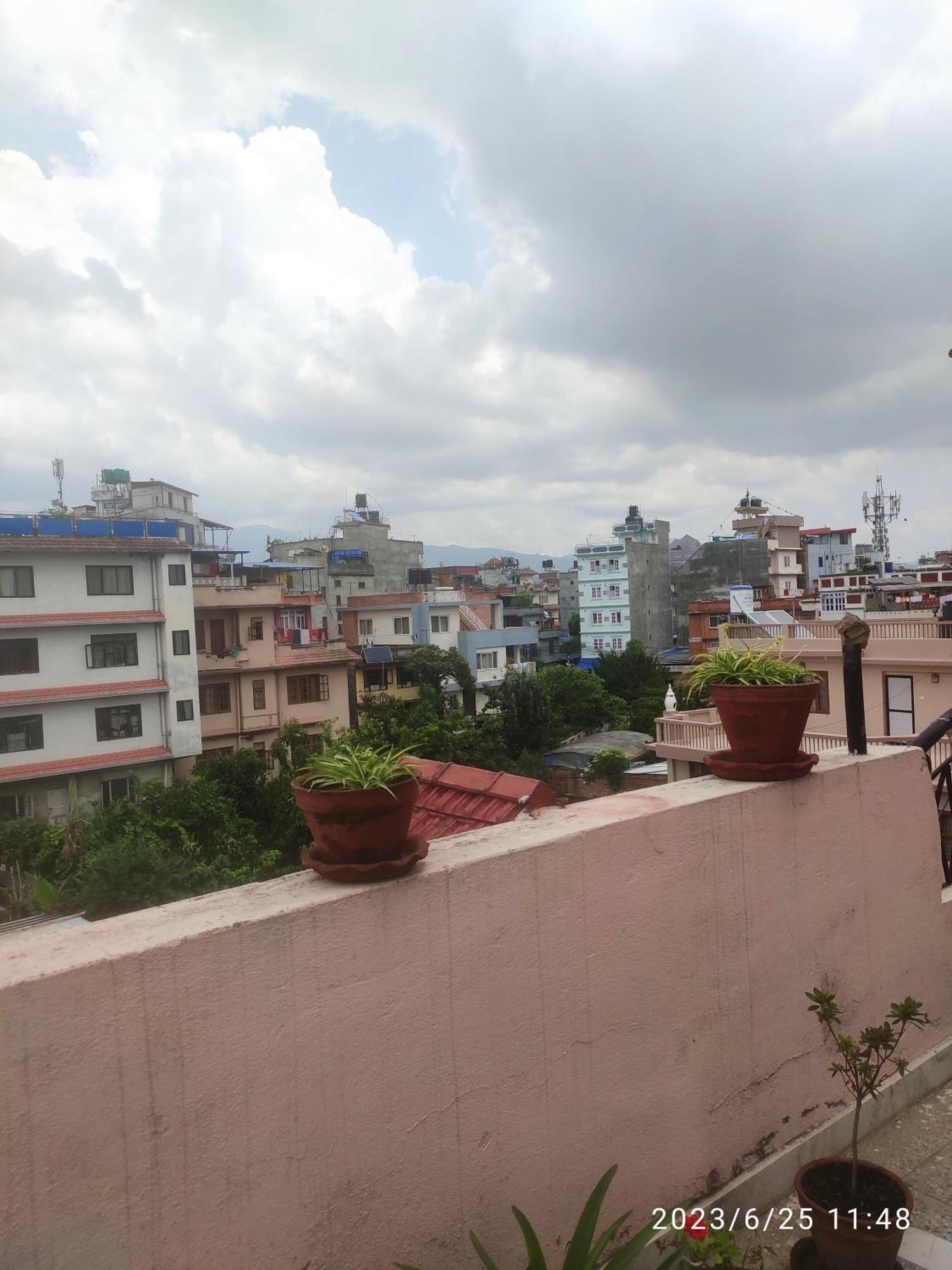 Kathmandu Home Stay & Hostel Buitenkant foto